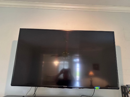Sharp flatscreen TV 60 inch