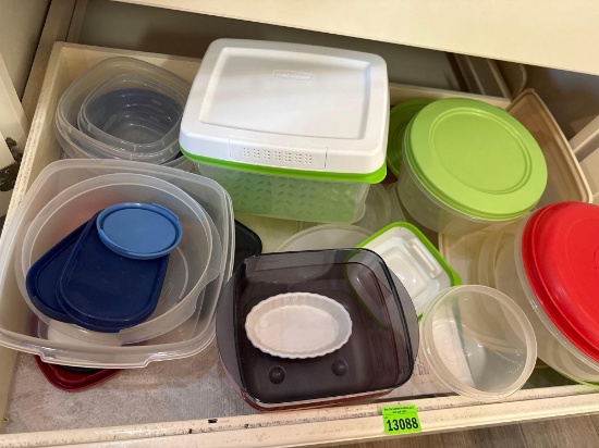 Rubbermaid bowls with lids