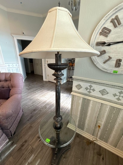 Table with lamp connected