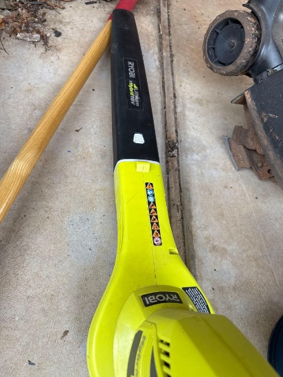 leaf blower