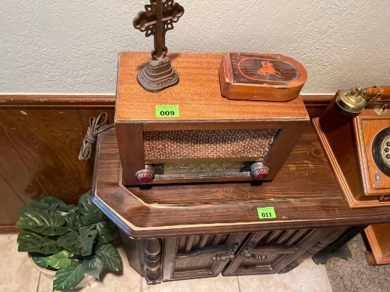 antique radio