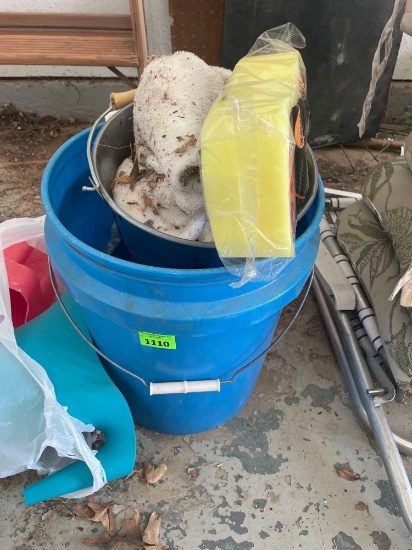 Bucket and sponge
