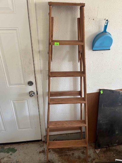 Wood ladder