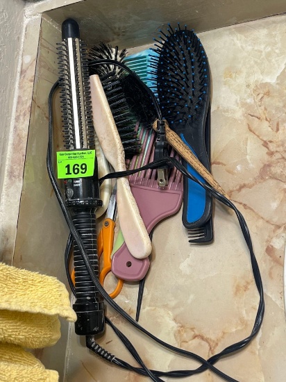 Curling Iron and brushes