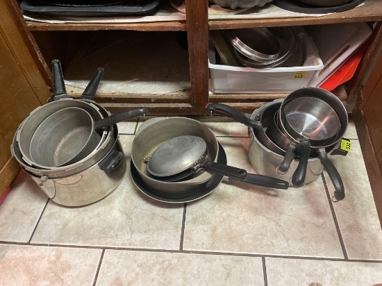 Cooking pots