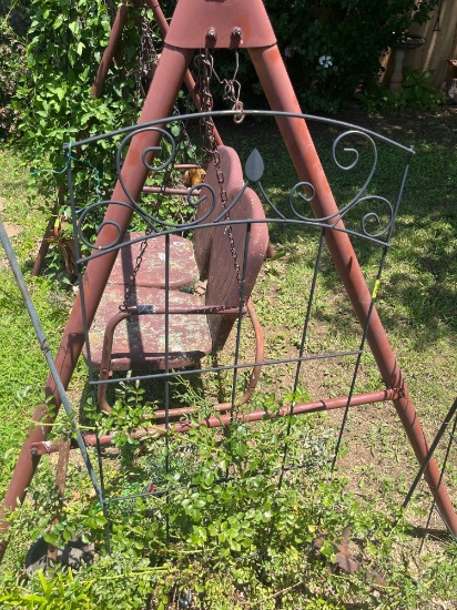 Yard trellis