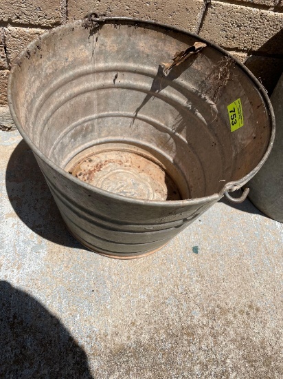 Galvanized steel bucket