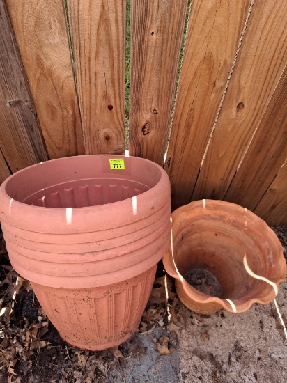 Flower pots