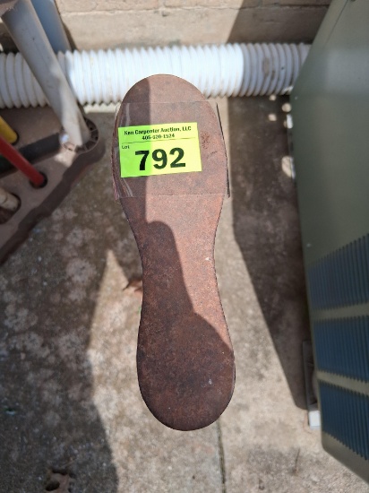 Shoe shine rack