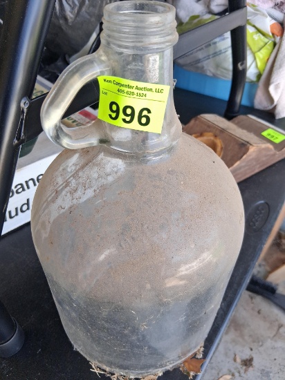 Glass jug