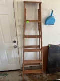 Wood ladder