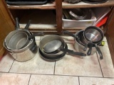 Cooking pots