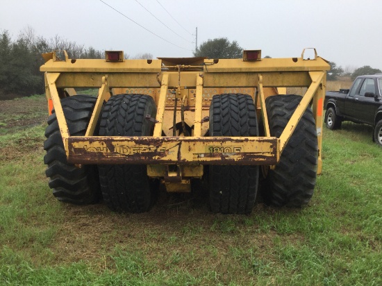 2002 John Deere 1810 E Scrappers/Pull Pans, Good Ole Boys Equipment