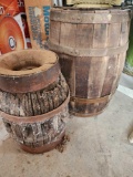 2 wooden barrels