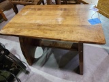 Small wooden table/bench