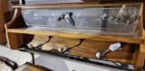 Mirrored duck shelf with coat hangers