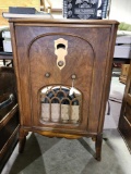 Majestic antique cabinet radio 24