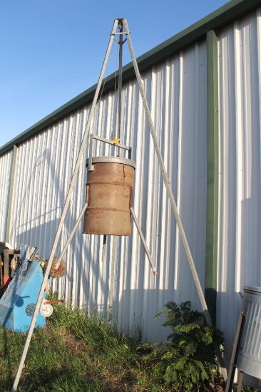 Tripod stand 55 gal barrel feeder. Will not ship, pick-up only.