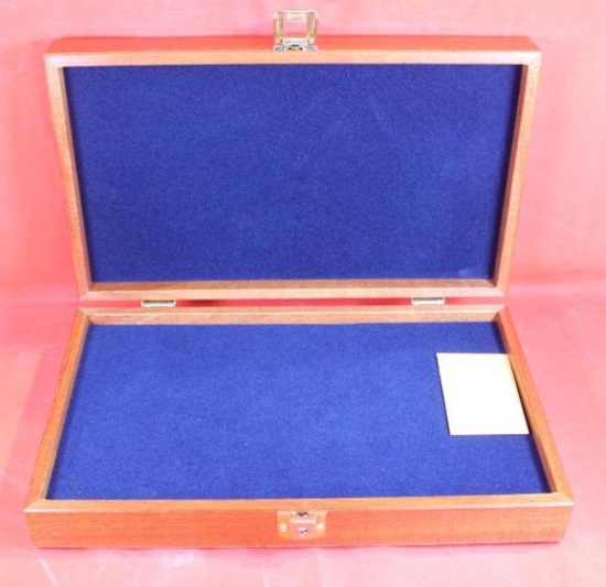 Wooden Smith & Wesson lined pistol presentation box.