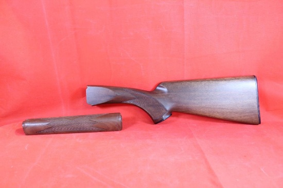 Wood Ithaca-SKB break open stock and forearm. Missing small piece of wood and butt pad on top of
