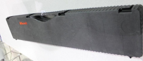 One Benelli super black eagle 3 hard rifle case, with manuel