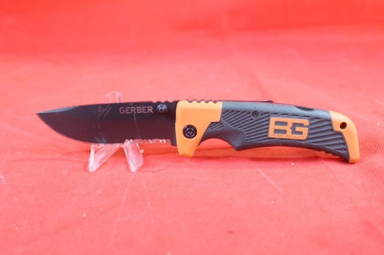 Gerber "Bear Grylls" lockback folder with 3.0 inch partially serrated blade. Pocket clip.