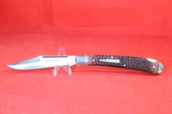 Remington Bullet Knife. Model R1253 made in 1992. Lockback with slinder 4.0 inch blade and jigged
