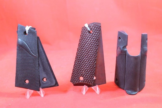 One checkered wood and two Pachmayr rubber grips. for 1911 full size. Like new.