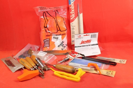 Miscellaneous gun items.