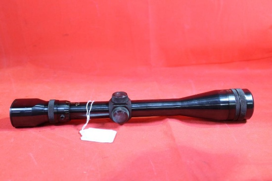 Weaver V9-W 3-9x40 duplex TV rifle scope. Like new.