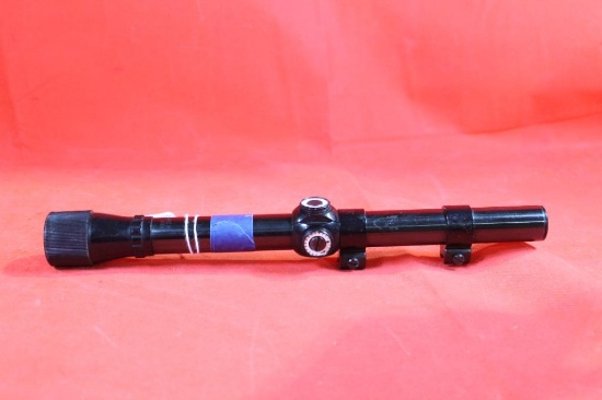 Weaver D4 22 scope, fine crosshairs with rail mount rings. Missing adjustment covers.