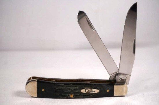 Case Trapper with 3.25 inch blades. Model BH254. NIckel silver bolsters. Jigged buffalo horn scales.