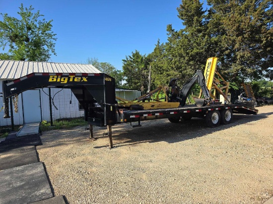 2015 BigTex 14GN 20 ft gooseneck flatbed trailer with 5 ft dovetail. Has title.