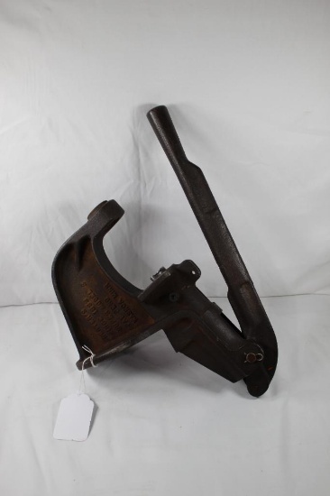 Herter's model 3, single stage C-press. used in good condition.