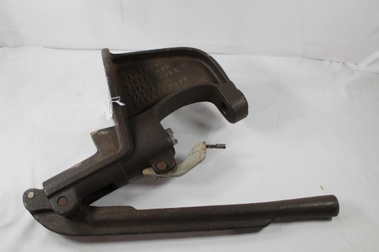 Herter's model 3, single stage C-press. used in good condition.