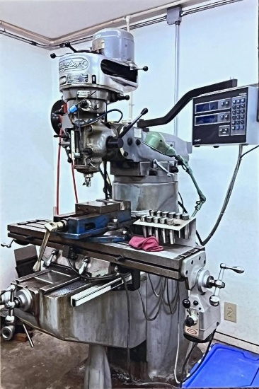 Bridgeport Mill 220V. Has accu-rite millmate digital setup. Has enco vise. Has full setup of