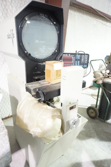 Micro Vu Model H-14 Optical Comparator. Came out of working gun shop. Buyer to arrange pickup or