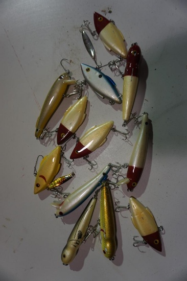 Thirteen vintage fishing lures