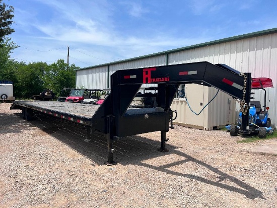 40' Flatbed 2024 HT Model. Has mega ramps very nice clean trailer. Slow TITLE
