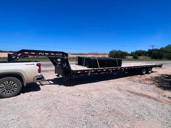 40' Flatbed PJ 2017 Model with tandem duals. Slow TITLE.