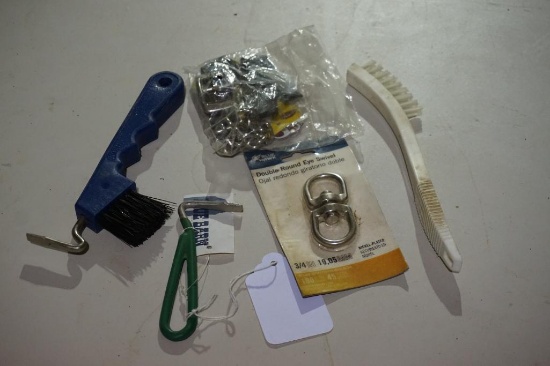 One nylon curb chain in package, two hoof picks, one hoof brush, and one double round eye swivel in