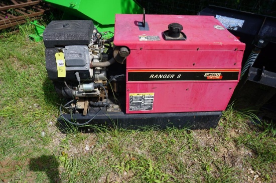 Lincoln Electric Ranger 8 welder/ generator. Starts with a jump unknown welding capabilities