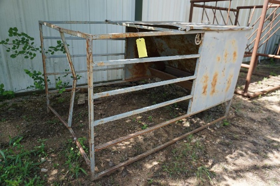 Creep feeder on skids