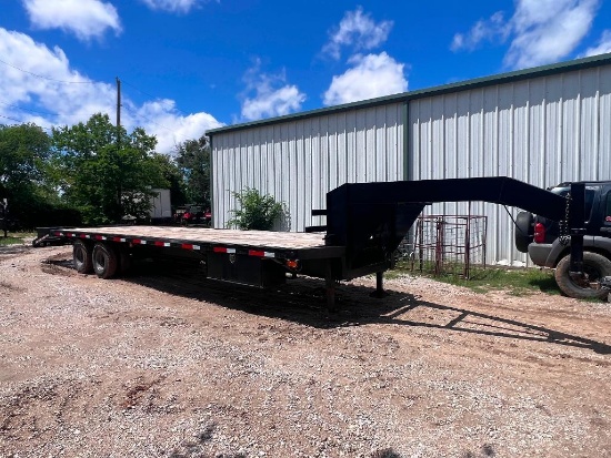 Gooseneck Tandem Dual Flatbed 27'+5' 32' total 101" wide. Fully rebuilt with new paint, boards,