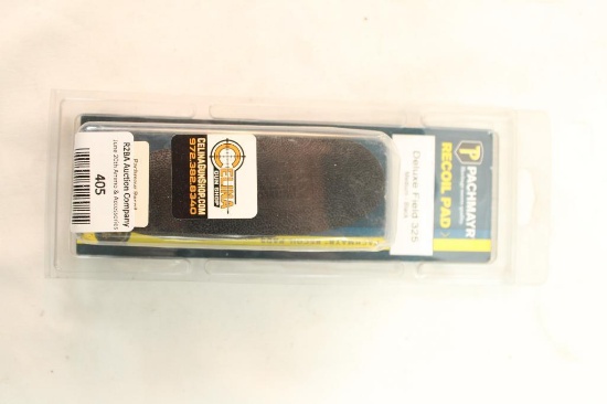 One Pachmayr Deluxe Field kick pad. In package.