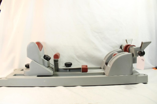 Plastic adjustable gun rest