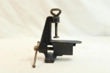 Small table top vise