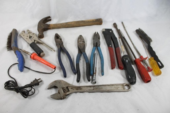 Plastic tray with tools