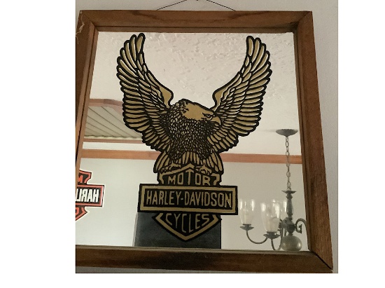 MIRRORED WALL DECOR WITH HARLEY DAVIDSON LOGO IN THE CENTER