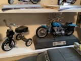HARLEY DAVIDSON TRICYCLE REPLICA AND MOTORCYCLE